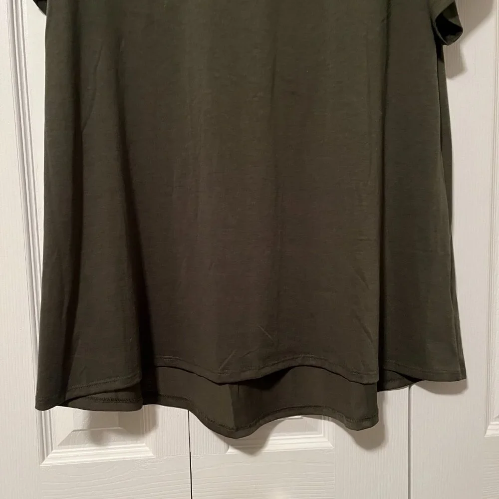 Shirt - Picture 3 of 4